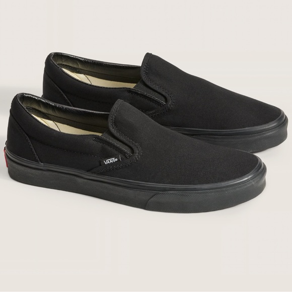 Vans Men's Classic Black Slip-On SneakersBlack/BlackVN000EYEBKA